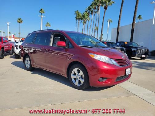 2017 Toyota Sienna LE