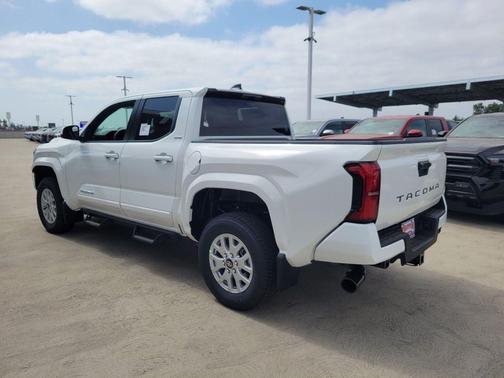 Ice Cap 2026 Toyota Tacoma SR5