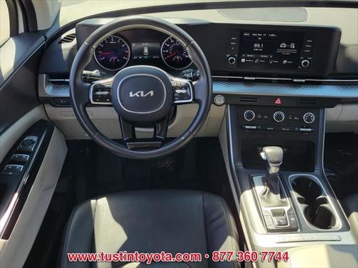 2024 Kia Carnival LX