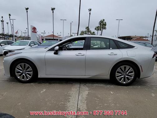 Elemental Silver Metallic 2024 Toyota Mirai Base