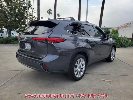 Magnetic Gray Metallic 2023 Toyota Highlander Limited