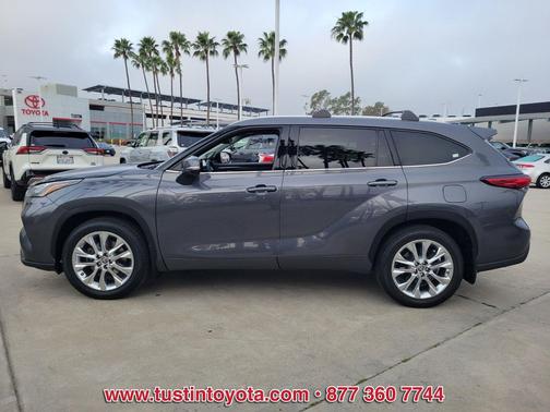 Magnetic Gray Metallic 2023 Toyota Highlander Limited