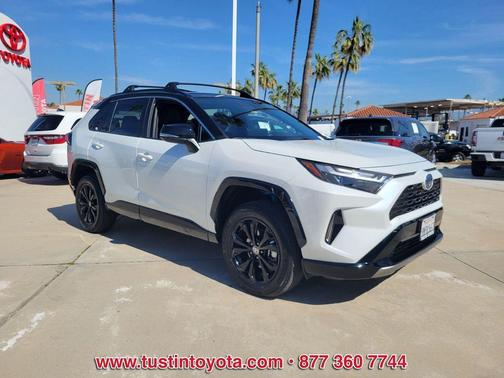 2024 Toyota RAV4 Hybrid SE