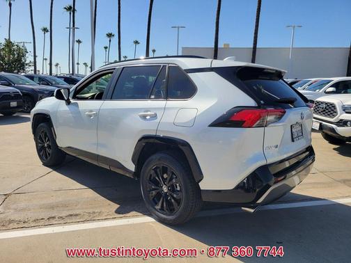 Wind Chill Pearl 2024 Toyota RAV4 Hybrid SE