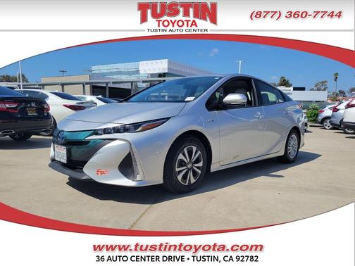Classic Silver Metallic 2017 Toyota Prius Prime Premium