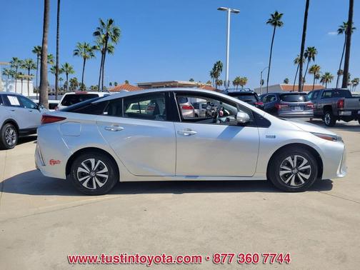 Classic Silver Metallic 2017 Toyota Prius Prime Premium