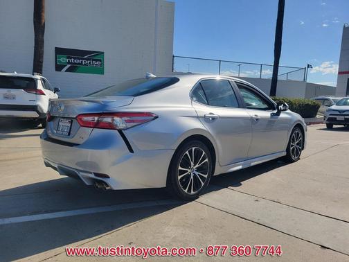 2019 Toyota Camry SE