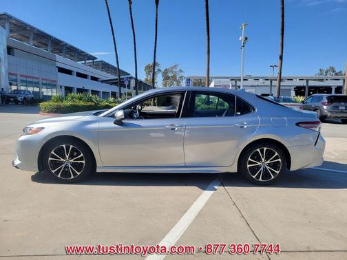 2019 Toyota Camry SE