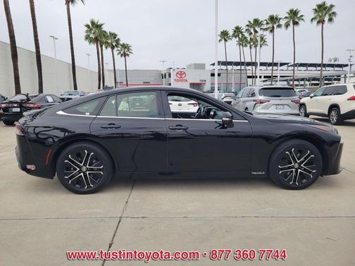 2021 Toyota Mirai Base