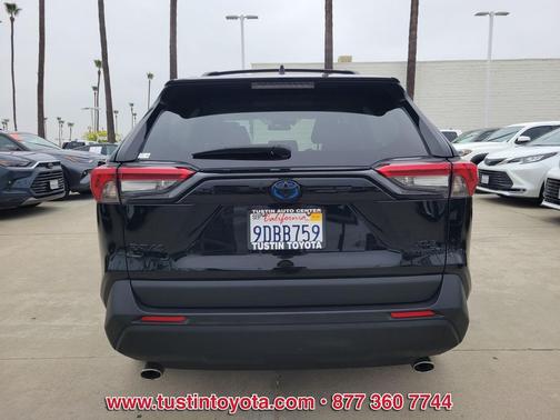 2022 Toyota RAV4 Hybrid XLE Premium