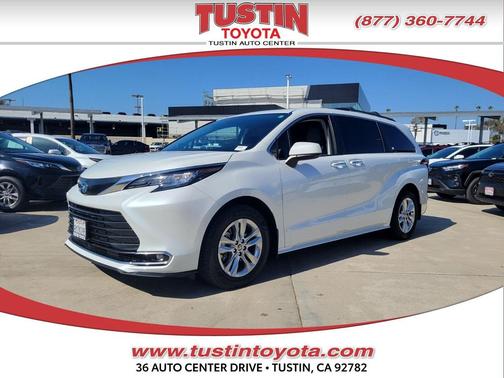 2022 Toyota Sienna XLE 7 Passenger