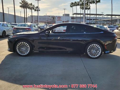 2021 Toyota Mirai Base