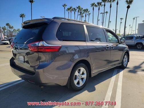 2020 Toyota Sienna LE