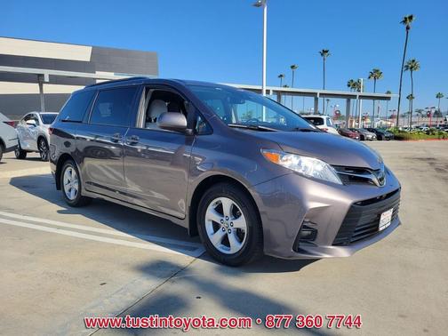 2020 Toyota Sienna LE