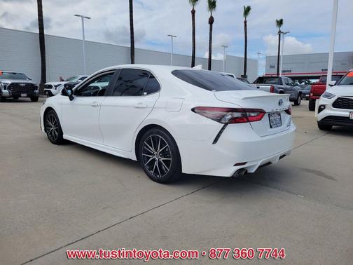 Ice 2023 Toyota Camry SE