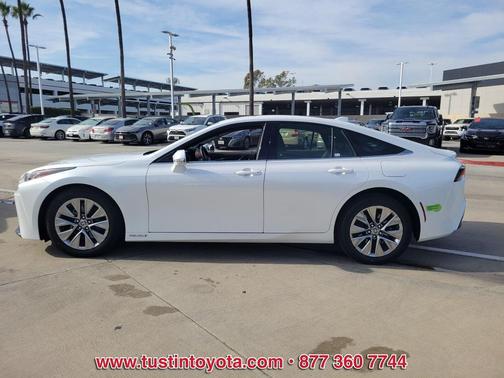 2022 Toyota Mirai Base