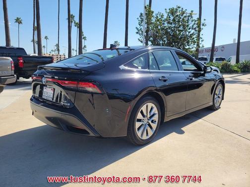 2022 Toyota Mirai Base