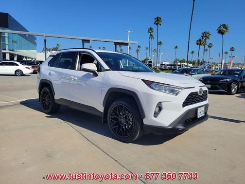 2021 Toyota RAV4 XLE