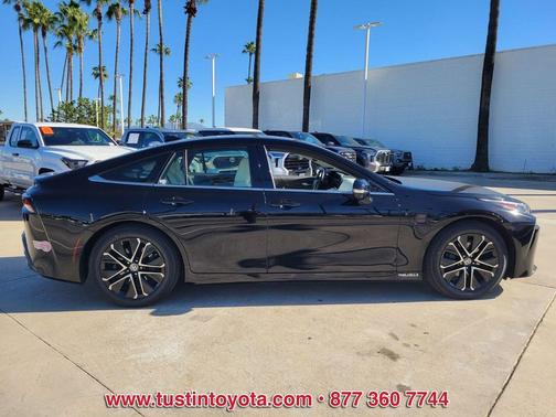 2023 Toyota Mirai Base