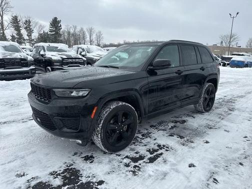 2024 Jeep Grand Cherokee Laredo