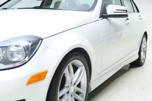 Photo 2 of 44 of 2012 Mercedes-Benz C-Class C 300 4MATIC