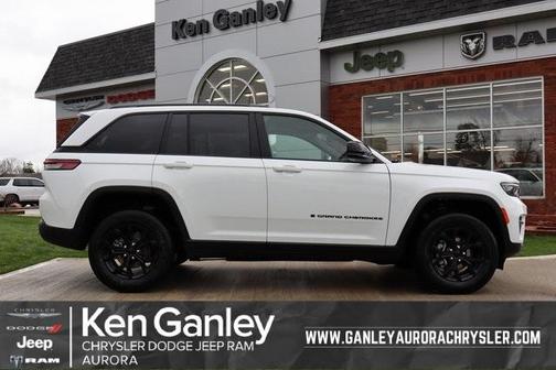 2025 Jeep Grand Cherokee Laredo