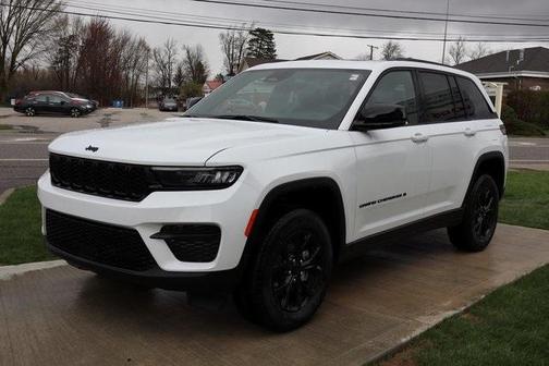 2025 Jeep Grand Cherokee Laredo