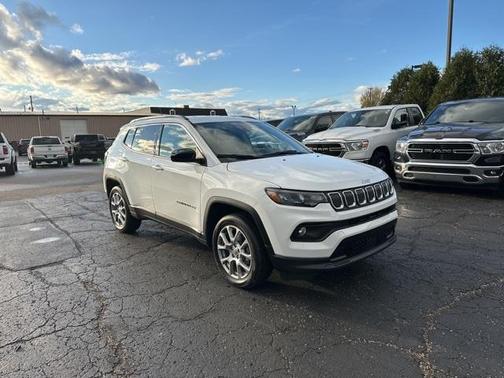 2022 Jeep Compass Latitude Lux