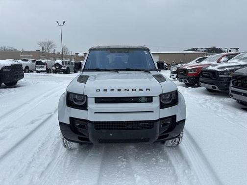 2023 Land Rover Defender X-Dynamic SE