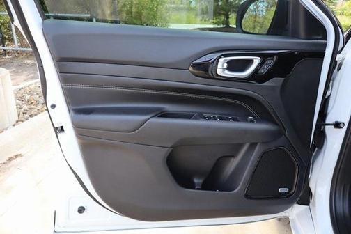 2023 Jeep Compass Altitude