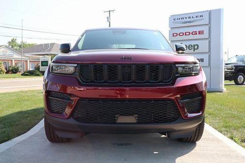 2025 Jeep Grand Cherokee Laredo