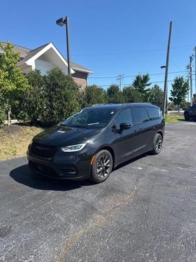2021 Chrysler Pacifica Touring