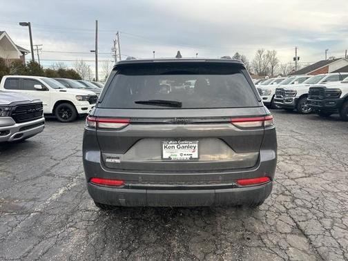 2024 Jeep Grand Cherokee Laredo