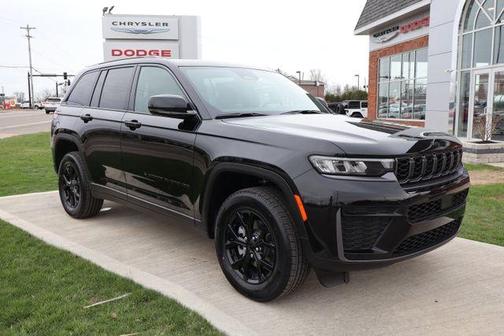 Diamond Black 2026 Jeep Grand Cherokee Laredo