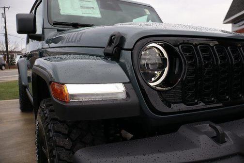 2026 Jeep Gladiator Sport