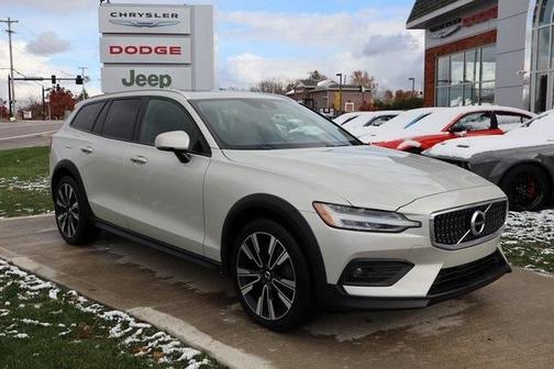 2021 Volvo V60 Cross Country T5