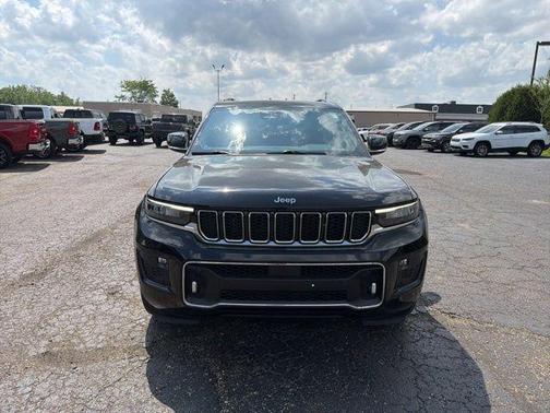 Diamond Black 2022 Jeep Grand Cherokee Overland