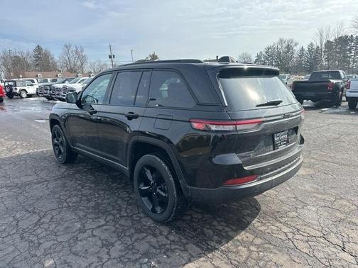 2024 Jeep Grand Cherokee Laredo