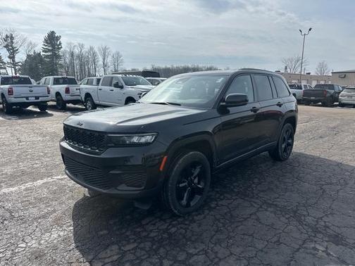 2024 Jeep Grand Cherokee Laredo