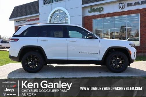 2025 Jeep Grand Cherokee Laredo
