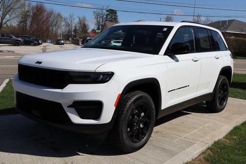 2025 Jeep Grand Cherokee Laredo
