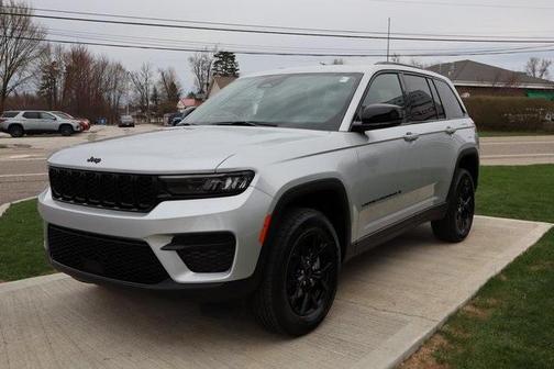 2025 Jeep Grand Cherokee Laredo