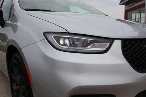 Silver Mist Clearcoat 2026 Chrysler Pacifica Limited