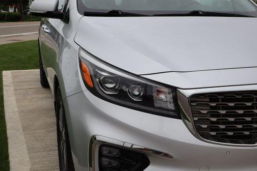 Silky Silver 2020 Kia Sedona SX