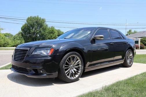 2013 Chrysler 300C Varvatos Collection