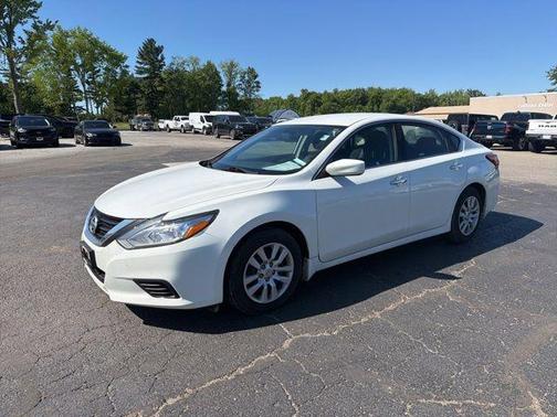 Glacier White 2018 Nissan Altima 2.5 S