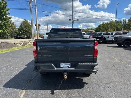 2020 Chevrolet Silverado 1500 Custom
