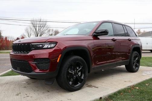 2025 Jeep Grand Cherokee Laredo