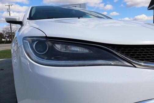 2017 Chrysler 200 Limited