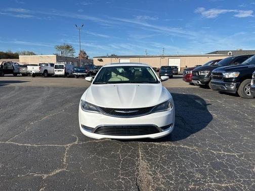 2017 Chrysler 200 Limited